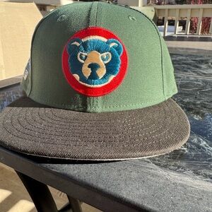 Chicago Cubs 7 5/8 fitted. NWOT